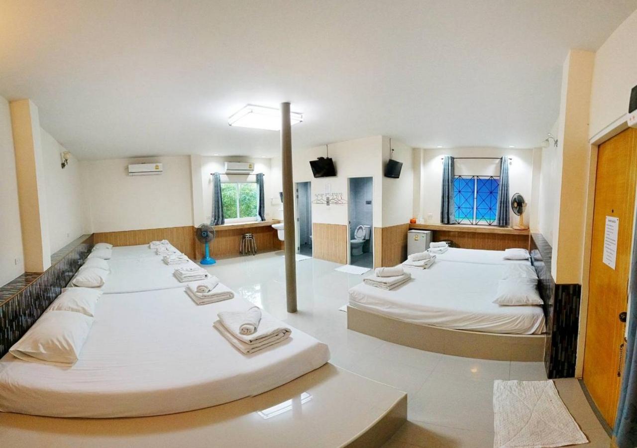 กู๊ดวิวสัตหีบ Hotel Buitenkant foto